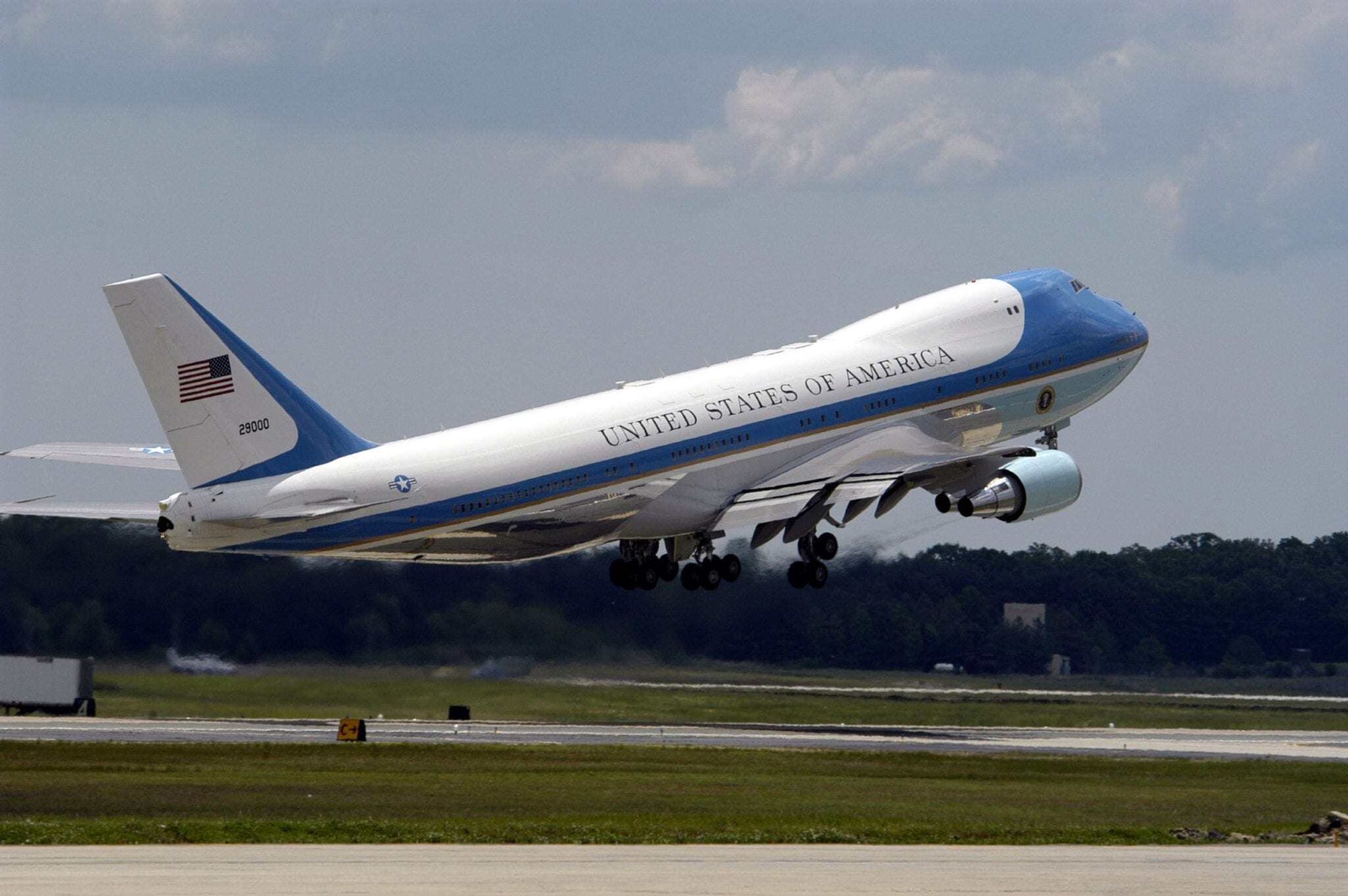 air-force-one-taking-off-from-base-scaled